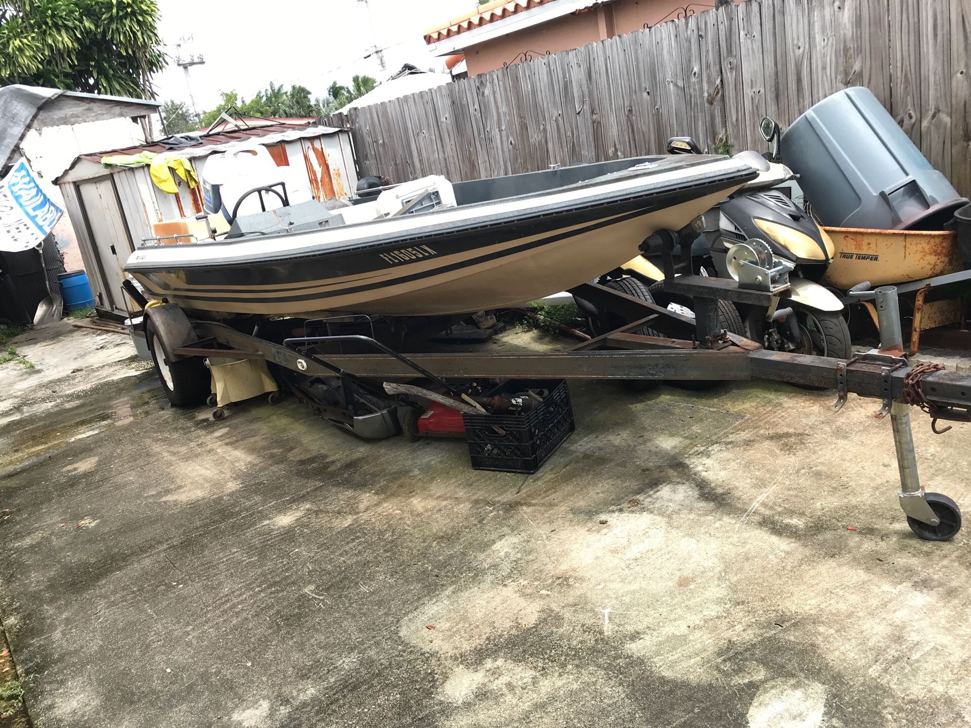 19’ bass boat just laying around