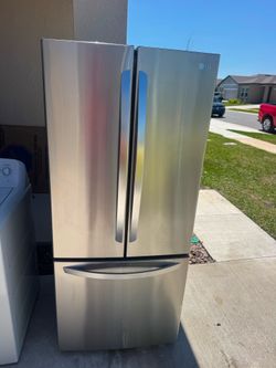 FOR SALE – LG French Door Refrigerator 🔥