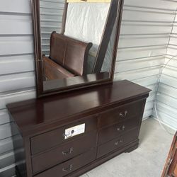 Very Good Condition Bedroom 🛌 Set