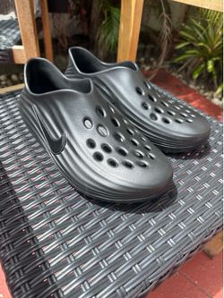 Nike ReactX Rejuven8 Clogs Size 11 Black Like New