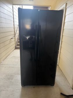 GE Side by side fridge