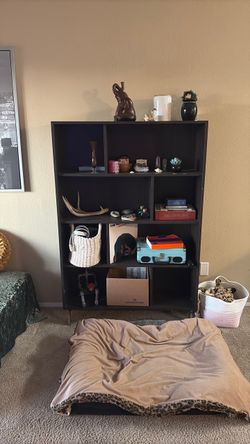 Wooden sturdy bookshelf