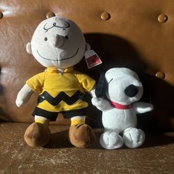 Knotts Berry Farm Charlie Brown & Snoopy Plushies