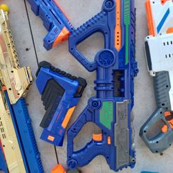 8 Nerf Guns W. All Accessories + DARTS /BALLS