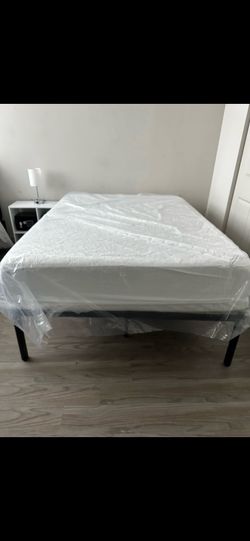 Memory Foam Full mattress and Wall decor