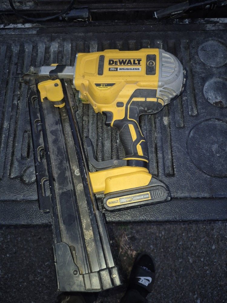 Dealt Nail Gun