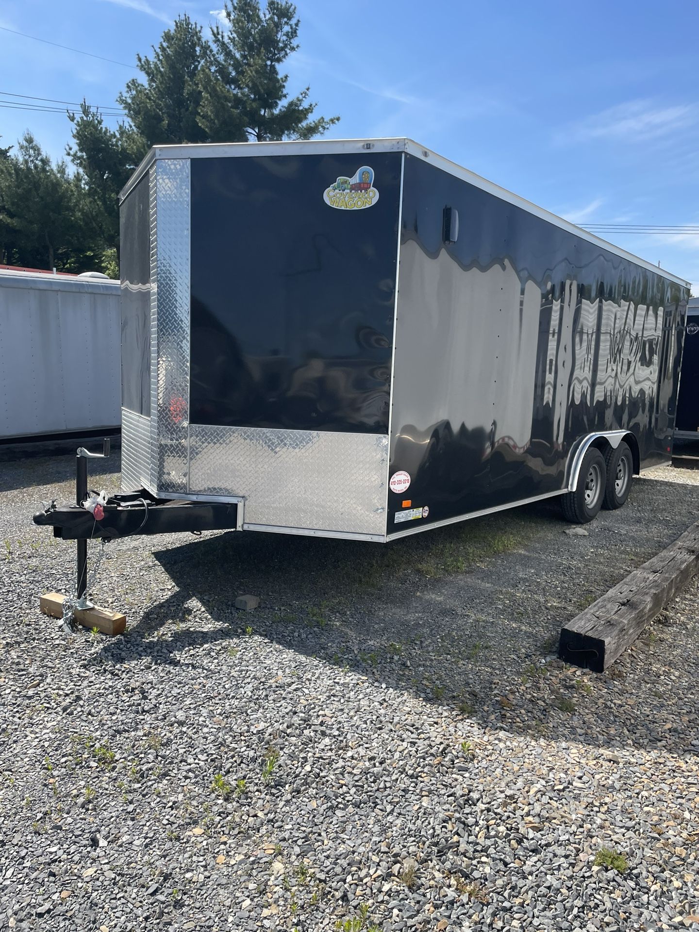 8 x 20 2022 GVWR 10,000lbs Enclosed Trailer