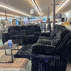 🔥Hot Deal🔥Brand New 2pc Reclining Sofa And Reclining Loveseat With Cup Holder Console $1699, Finance Available, Delivery Available 