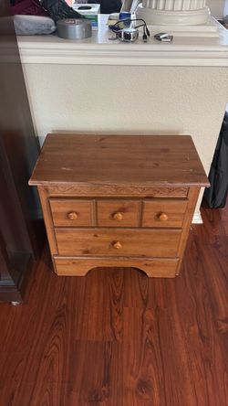 Wood nightstand / end table – 2 drawers – South Austin
