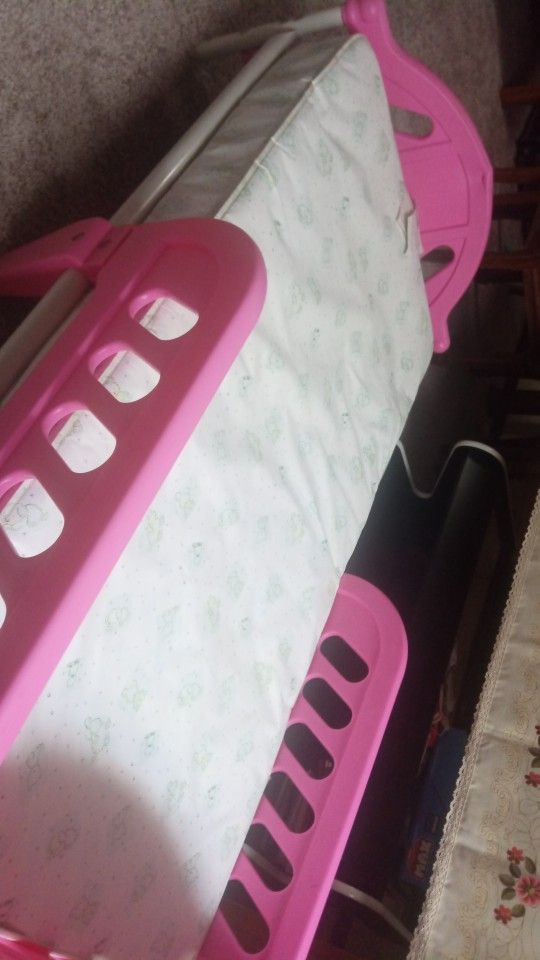 Plastic Toddler Bed with Mattress