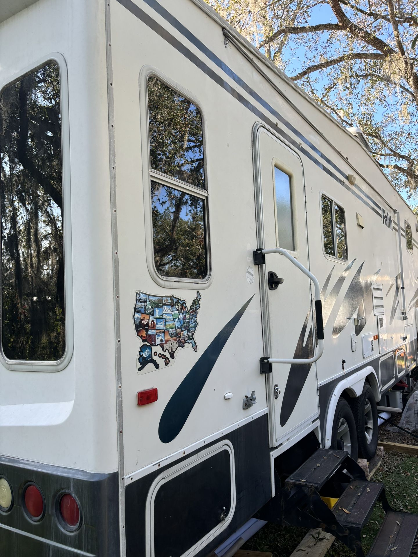 2003 Fleet TV 32’