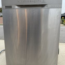 Samsung Dishwasher DW80N3030US – Stainless Steel - Works (need Repair)