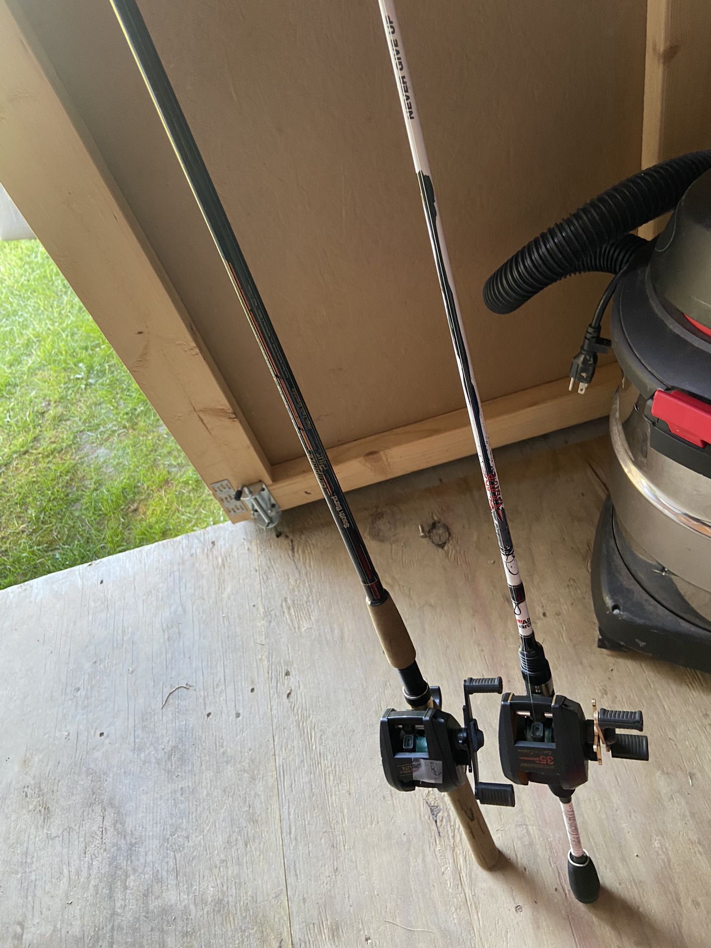 2 Baitcaster Fishing Reels And Rods