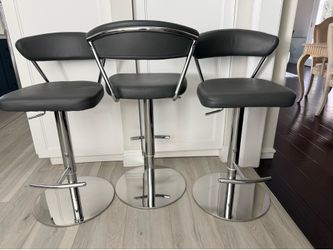 Stools - 3 adjustable stools