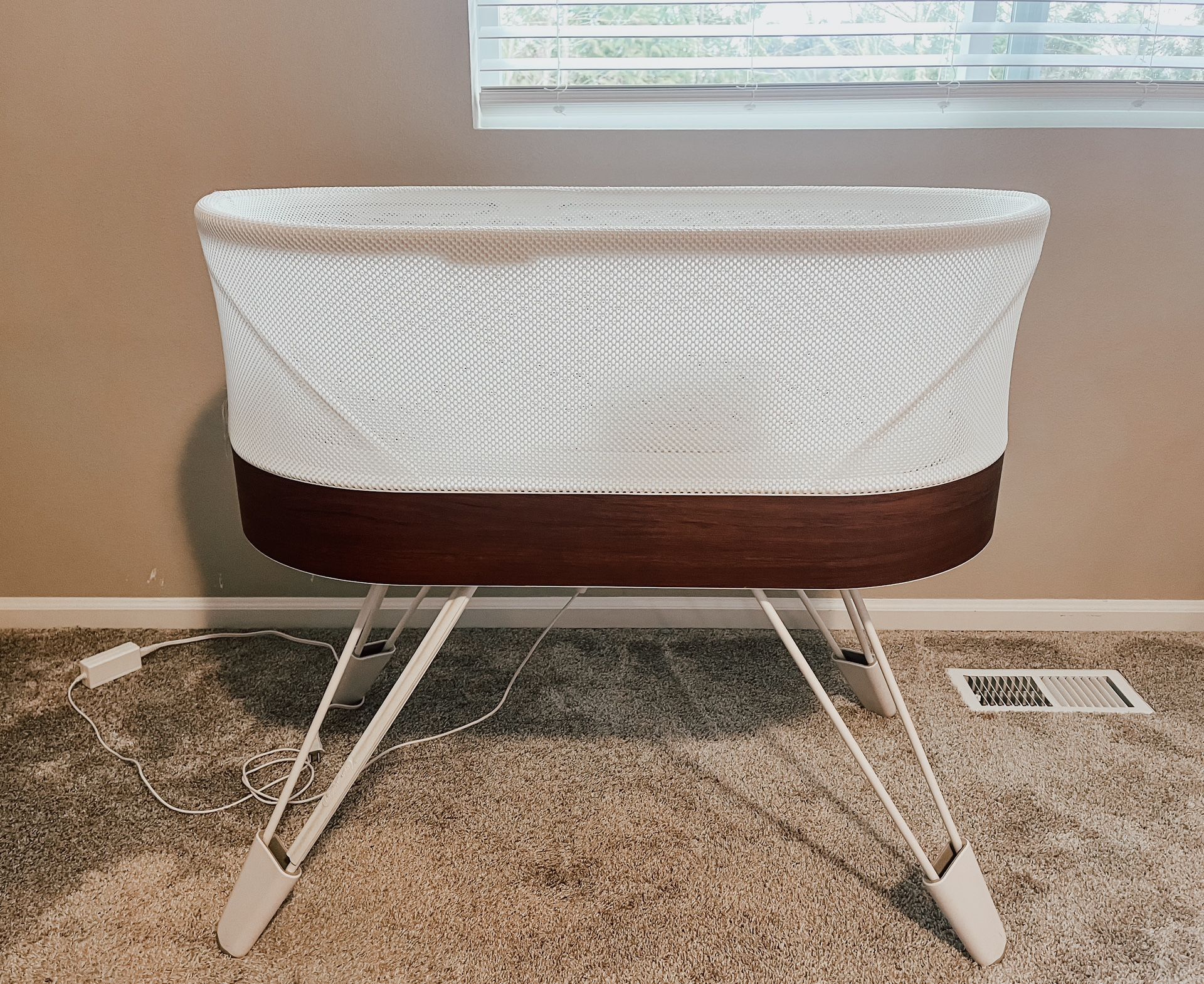 Snoo bassinet  
