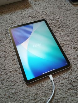 iPad 10th Generation A2696 - 128GB Perfect Condition