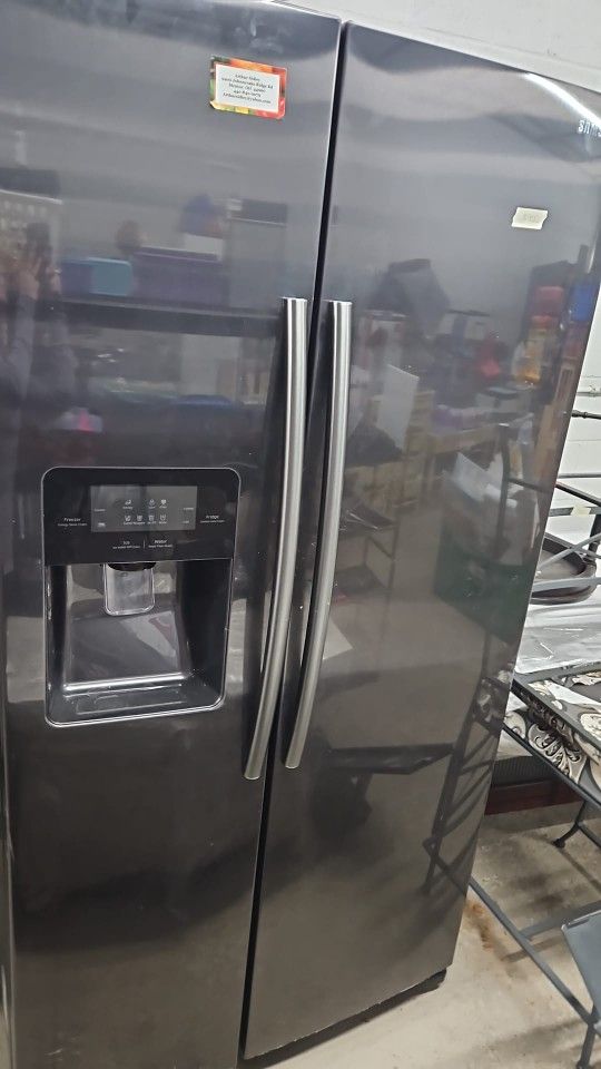 Samsung Refrigerator - Black