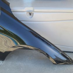 2012 - 2018 BMW RIGHT FENDER PASSENGER SIDE  USED OEM . Y2