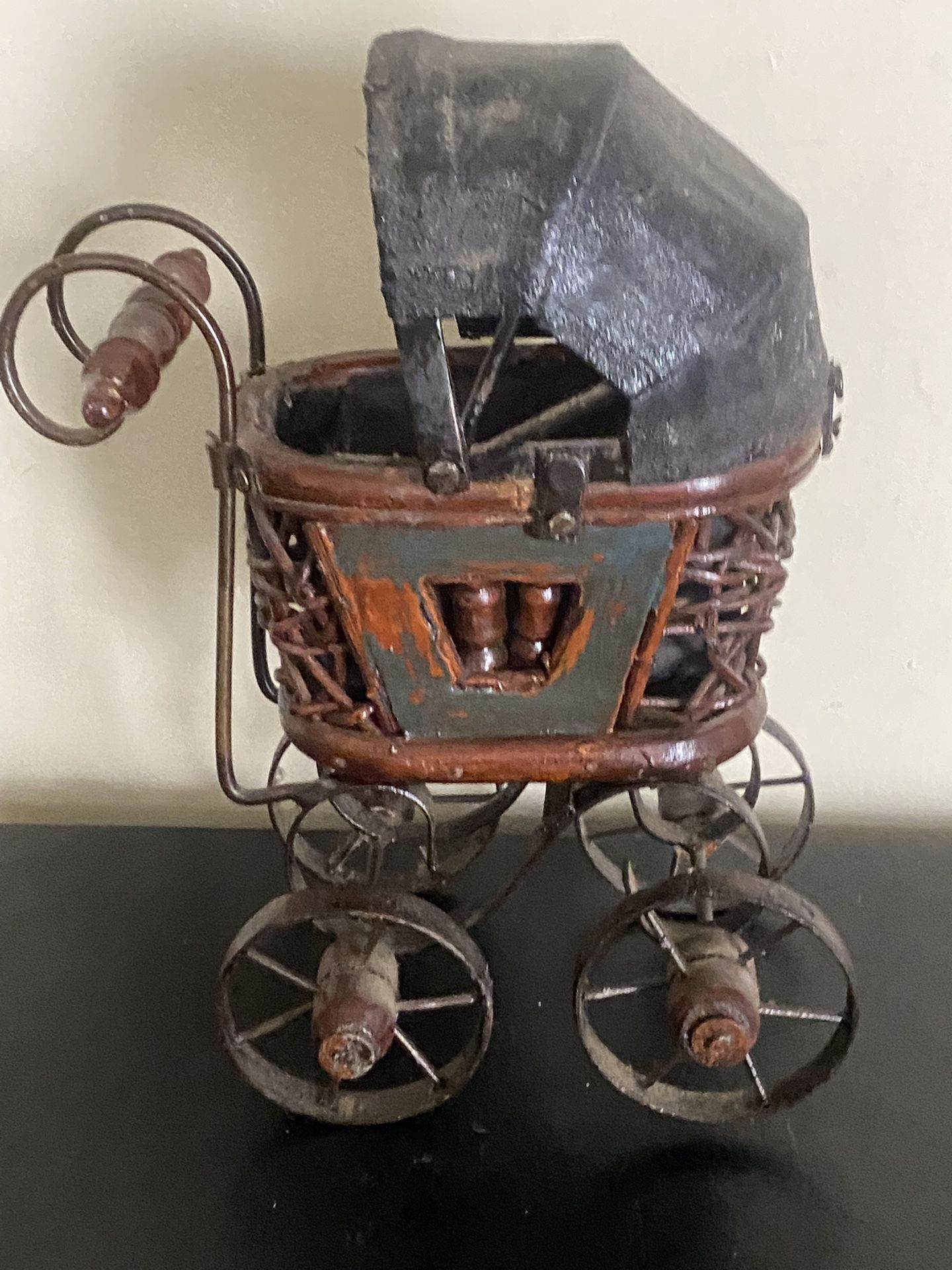 Vintage Wicker Doll Carriage Is Small So Cute For Decoration Pick Up In Culver City $10