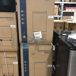 Midea 2.4cu ft Compact Refrigerator