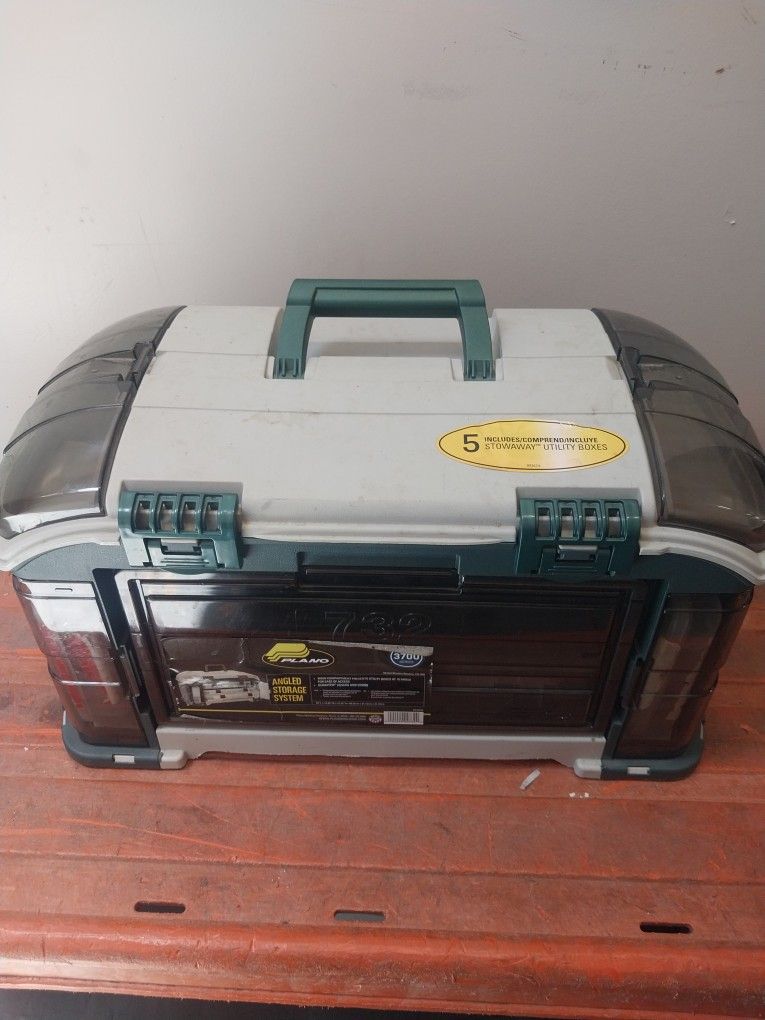 Fishing Plano Elite Series Angled Tackle Box