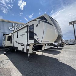 🔥 LUXURY FAMILY FIFTH WHEEL – LOADED & READY TO GO! 🔥 💰 ONLY $54,998