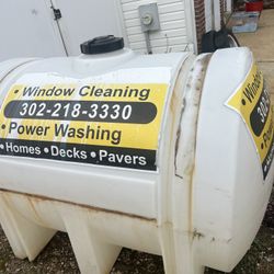 550 Gallon Water Container