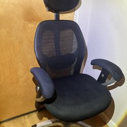 Adjustable Swivel Chair With Lumber Support: Gaming & PC Work