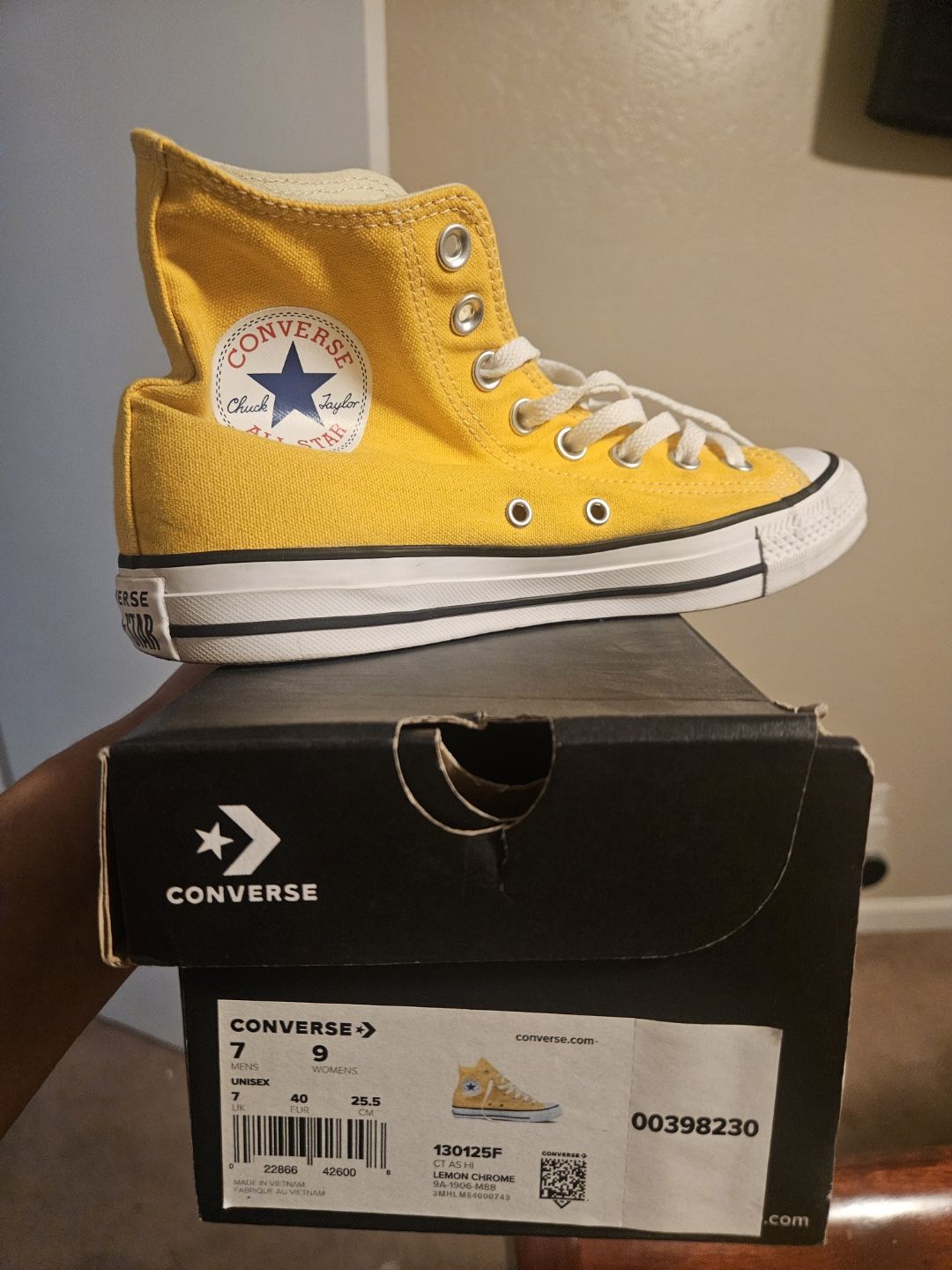 Converse W-size 9 M-size 7