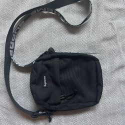 Supreme - Blk - Bag - $119