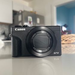 G7x Mark iii with 3 batteries and 2 chargers