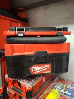 Milwaukee vacuum