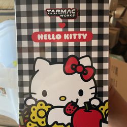 Hello Kitty Capsule Delivery & Oil Can TARMAC Works