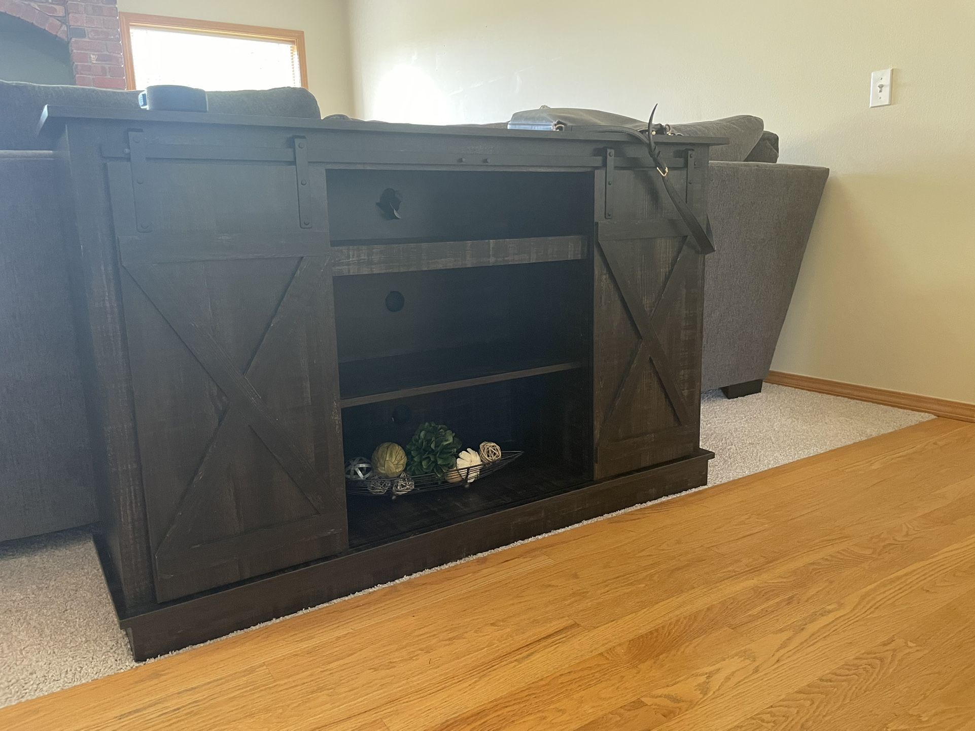 Table/TV stand