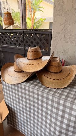 Oversized Straw Cowboy Hats – Set of 3