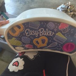 Never Used Easy Bake Oven With Multiple  Mixes 