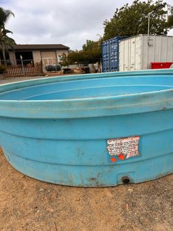 Behlen Country Poly Stock Tank