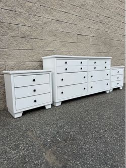 Elegant white decorative design