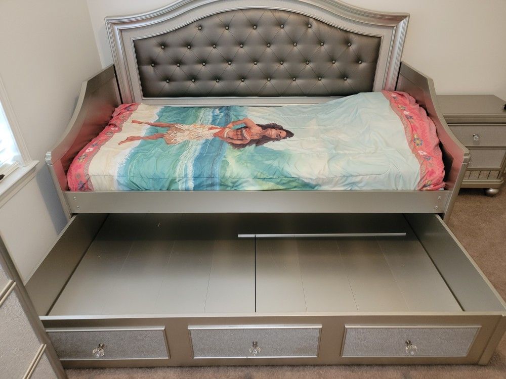 Bedroom Set