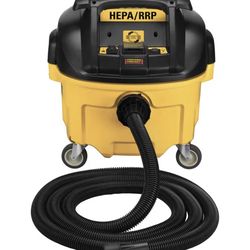 Dewalt dust extractor vac 8 gal  used once