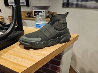 Champion Sneakers/Size 8