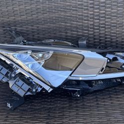 2018 2019 2020 2021 2022 Lexus LC500 Right Passenger Side Headlight OEM