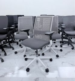 LIKE NEW STEELCASE THINK V2, WHITE FRAME, GRAY FABRIC, FULLY LOADED WITH LUMBAR SUPPORT!
