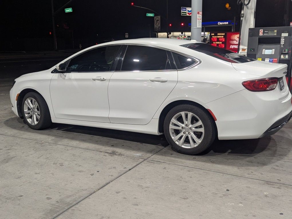 2015 Chrysler 200