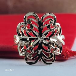 ⛔️RESERVED⛔️14K Yellow Gold Diamond-Cut Flower Ring Size 7.25 - Solid Gold!/ Anillo de Oro en forma de Flor! 👌🎁Post Tags: Anillo de Oro