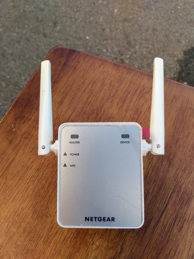 NETGEAR Wi-Fi Range Extender EX2700 - Coverage Up to 800 Sq Ft and 10 devices with N300 Wireless Signal Booster & Repeater (Up to 300Mbps Speed), and