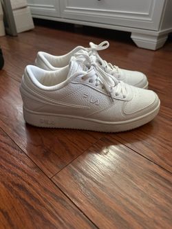 Fila White Sneakers - women’s size 8