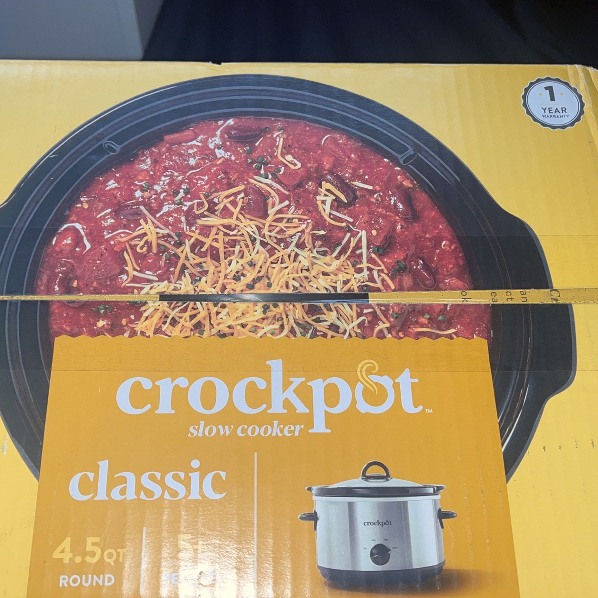 Emerson Round Slow Cooker 1.6 Capacity-White-New in Box. New in Box ! for  Sale in Morton Grove, IL - OfferUp