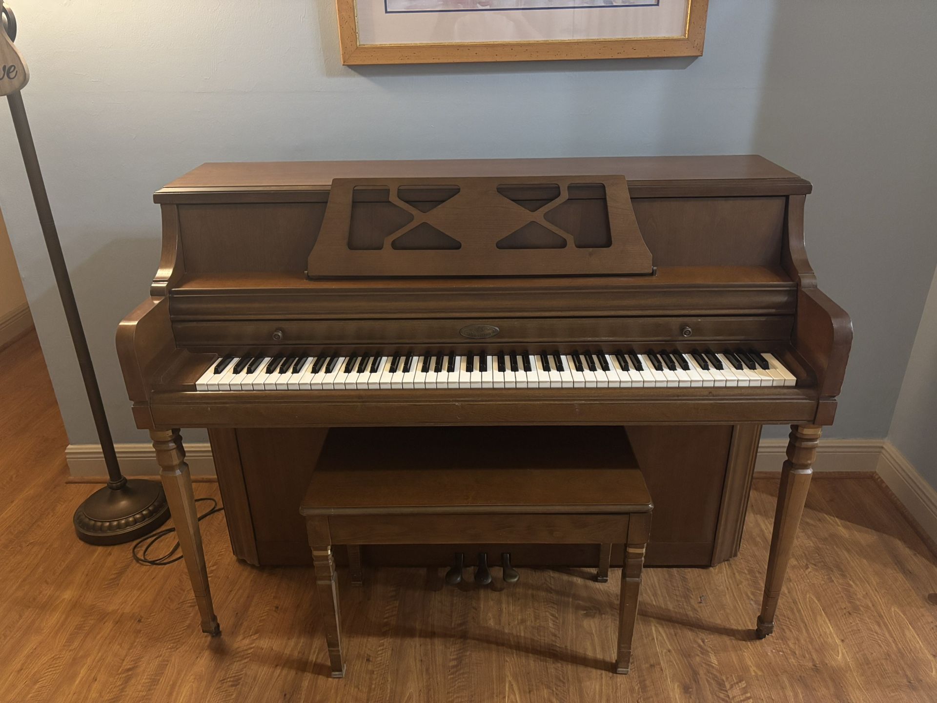 Wurlitzer 1740 A 200 Upright Piano 