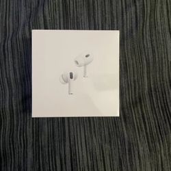 Apple AirPods Pro 2nd Generation with MagSafe Wireless Charging Case (USB‑C)